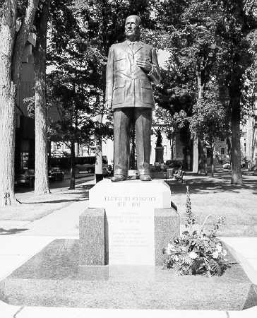 Photographie du Monument de Gaulle (1997)