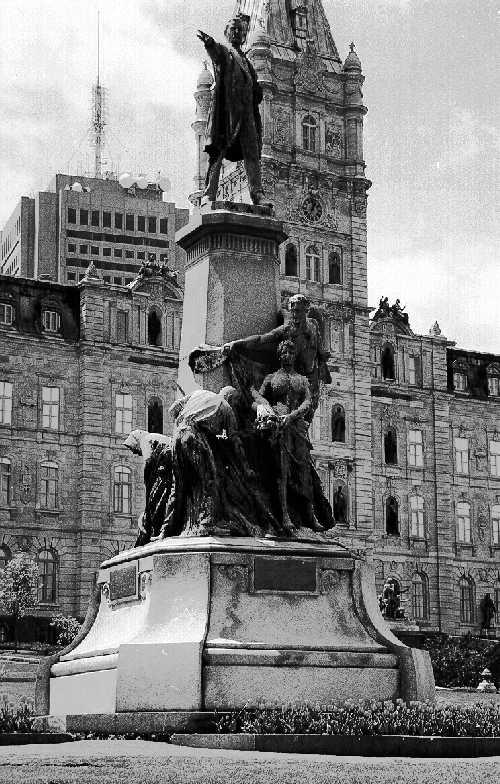 Photographie du Monument Honoré-Mercier (1912)